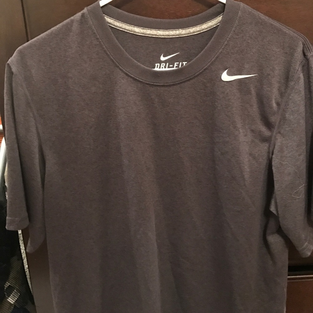Nike DRI FIT short sleeve shirt Small